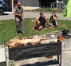 Cochon de lait à la broche. Recette Farce Et Marinade Pour Cochon A La Broche You Barbecue Org
