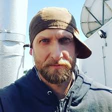 Are you Team Milk Chocolate Bunny or Team Dark Chocolate Bunny? 👀