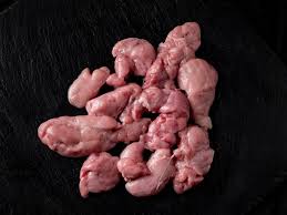 Pasado este tiempo de cocción, retiramos las mollejas de la cazuela y las mantenemos en un lugar caliente. Atrevete Con Las Mollejas Esta Navidad