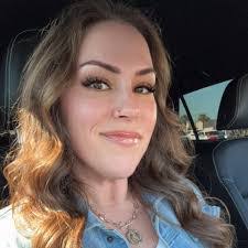 Rhianna Pearson's Instagram, Twitter & Facebook