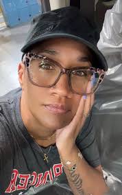 Good morning 🌞😃 it's 5 am who's up? It's my Friday! 🤓🤓🖤💛🖤💛🖤💛