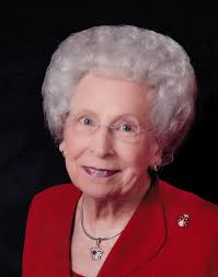 Elaine Nall's Instagram, Twitter & Facebook