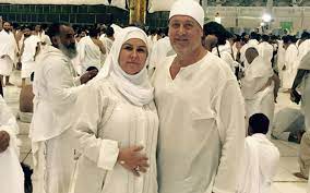 Fatma özgül adlı kullanıcının en iyi panoları. Ahmet Ozhan Kac Yasinda Esi Kimdir Eski Karisi Ve Cocuklari Internet Haber