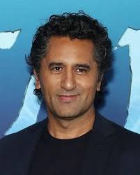 Let's give some respect to Cliff Curtis, this man kills every single role  he's in, truly one of the finest supporting actors of all time. The variety  of characters and ethnicities this