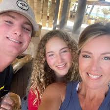 Trisha Kent على X: "My son, Noah, loves @McIlroyRory Met him again  yesterday. Dana Fry is 1 special guy. #danafry @FryStrakaGolf  @TaylorMadeGolf #shelterharbor https://t.co/jpKVfL42YK"