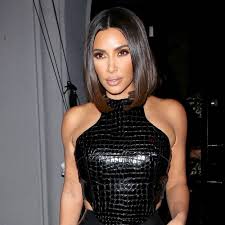 The lob hairstyle also looks amazing when straight and smooth. 9 Short Hair Ideas For Summer Inspired By Kim Kardashian West Rihanna And More Vogue