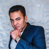 Zain Farooqi's Instagram, Twitter & Facebook