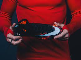 Nike Futebol On Twitter Explosao Dentro E Fora Dos Campos Conheca Os Bastidores Da Erupcao Da Cr7 Savage Beauty Https T Co Ycb2e9v5aq Https T Co 2gqu9q61j3
