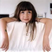 Hon är mest känd som rollen rosemary telesco i filmen min första kärlek. Charlie Ray Famousfix Com Post