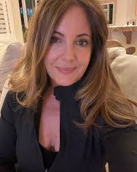 Leslie Appleton's Instagram, Twitter & Facebook