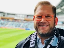 At today's quarterly PDI meetings, two Blue Wahoos front office members  were given the organization's "Bright Spot" award. Congratulations to Food  & Beverage GM Eric Kroll and Box Office & Ticket Sales