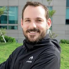 Andrew Hernando's Instagram, Twitter & Facebook