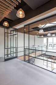 Pivot Door Hinge Discover The Functional And Aesthetic Possibilities Portes Pivotantes Design Entree Idees Pour La Maison