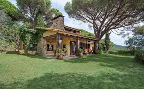 El inmueble (chalet independiente) se encuentra situado en el municipio de canyelles (barcelona). 5 Bedroom Family House With Garden And Pool In Llavaneres Monapart