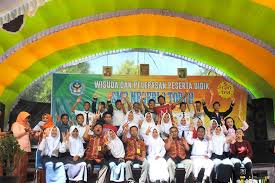 Front one hotel purwodadi has a restaurant, bar, a shared lounge and garden in purwodadi. Smp Negeri 2 Toroh School Facebook 46 Photos