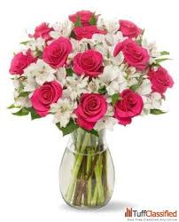 You can order flowers along with cake online at the doorstep by placing the order online. Midnight Flower Delivery In Hyderabad Flower Bouquet Online Hyderabad Gifts Flower Delivery In Hyderabad