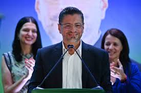 Rodrigo Chaves, elegido nuevo presidente de Costa Rica pese a su escándalo  por acoso sexual | Público