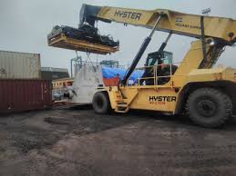Williams also assists cruise shipping by lifting heavy equipment on ships in the uk. Williams Shipping On Twitter A 28 Tonne Slag Pot On Its Way Through The Cargo Yard Cargohandling Southamptondocks Hyster Reachstacker