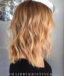 Such highlighting techniques allows you to brighten up your mane without dedicating yourself strawberry blonde hair color is one of the most popular hues women choose since it looks quite natural. Medium Wavy Strawberry Blonde Hair Strawberry Blonde Hair Color Strawberry Blonde Hair Hair Styles