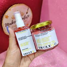 ✨COMBO TRULY MINI✨ DETAL 16$ CONTIENE⬇️ 🌸SÉRUM 🌸CREMA El aceite de Truly  se utiliza principalmente como un tratamiento hidratante y calmante para la  piel después de la depilación o afeitado, así como