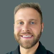 Kyle Mason's Instagram, Twitter & Facebook