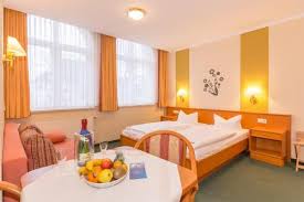 ¿hay lugares históricos cerca de villa osa modlin airport? Aparthotel Villa Osada Ostseebad Binz Agoda Com