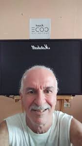 Introduction of a jazz bass player