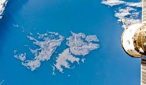 Argentina señala que estas maniobras constituyen una injustificada demostración de fuerza. En 1832 Asume El Primer Gobernador Argentino En Las Islas Malvinas Argentear