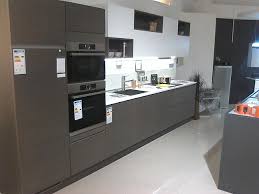 Wir haben eine große auswahl an marken ausführlich verglichen leistung und wir präsentieren ihnen als leser hier unsere testergebnisse. Nolte Musterkuche Moderne Kuchenzeile Mit Dampfgarer Ausstellungskuche