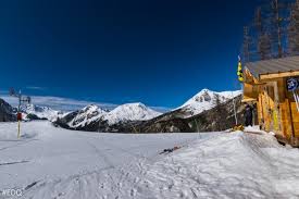 Retrouvez toutes les informations nécessaires concernant le niveau d'enneigement ainsi que l'état du domaine skiable (pistes ouvertes/fermées, remontées mécaniques…). Enneigement Arvieux Queyras Bulletin Hauteur Neige Station Ouverture Pistes Remontees Hautes Alpes Envie De Queyras