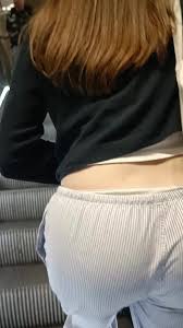 Sex durch das Höschen von meiner Stieftochter - unrasierte, jungfräuliche Muschi wird feucht beim Berühren