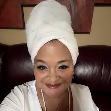 تايلر بيري يدافع عن استغلال صدمة وألم النساء السود في أفلامه، بما في ذلك  "القش"