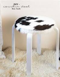 Jetzt Wird S Kuschelig Diy Kuhfell Hocker Do It Yourself Mobel Kuhfell Do It Yourself Upcycling