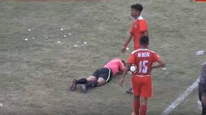 Tujuan dari permainan ini adalah untuk memindahkan bola ke atas lapangan dan melampaui garis gawang. Payah Timnya Kalah Wasit Dipukul Dan Ditendang Di Liga 3 Zona Jawa Tengah Tribun Jateng