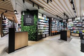 Pharmacie Du Bien Etre Amlab In 2020 Pharmacy Decor Store Design Interior Pharmacy Design