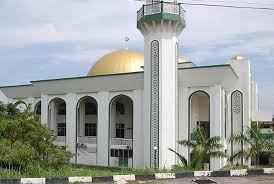 The distance between the mosque and mecca is 8674.63 km north west. Portal Pengurusan Masjid