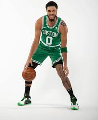 The boston celtics' jayson tatum has shown off his brand new tattoo, but the. Pin By ï½'ï½ï½'ï½•ï½…ï½Œá´³Ê³áµ‰Ë¢Ê°áµ‰Ë¡Ë¡ On â„ayson Tatum Jayson Tatum Nfl Football 49ers Nba Pictures