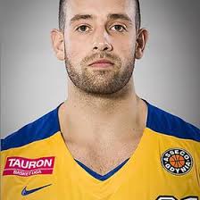 Chris Paredes (cizarro)