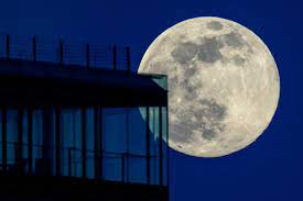 It's a bird, it's a plane it's… ok, it's a bad gag, i know. In Pictures Supermoon Lights Up The Sky Across Germany The Local