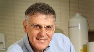 Jetzt schnell tickets sichern und eva menasse live auf der bühne erleben. Eva Menasse Quasikristalle Eine Frau Braucht Viele Gesichter Belletristik Faz