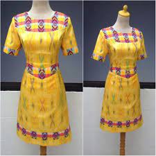 Sekarang ini sudah tidak ada lagi istilah 'kuno jika menggunakan kain khas indonesia'. 68 Ide Model Baju Tenun Model Batik Wanita