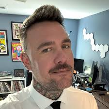 Dennisspinswax (@dennisspinswax)