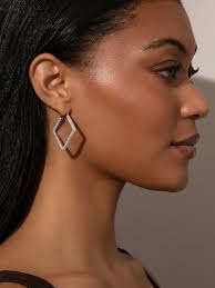 Square Hoop Earrings Uncommon James Outlet (Uncommon James Money Maker  Huggie Earrings Mall of America®)