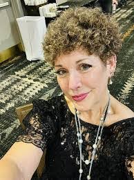 Diane Steffensen's Instagram, Twitter & Facebook