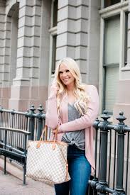 Browse cute dinner date outfit ideas from style bloggers, to inspire you when you dress up to go out. 38 Cute Fall Outfits For 2021