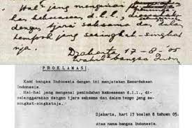 Dan teks proklamasi tersebut diketik oleh sayuti malik. Naskah Teks Proklamasi Kemerdekaan Ri Lengkap Tulisan Tangan Soekarno Dan Ketikan Sayuti Melik Berita Diy