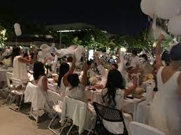 See below for a list of great restaurants offering online reservations for parties of 8 or more. Le Diner En Blanc Returns To Los Angeles For 2017 Event Date Details