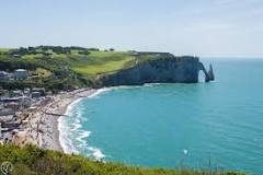 Résultat de recherche d'images pour "etretat"