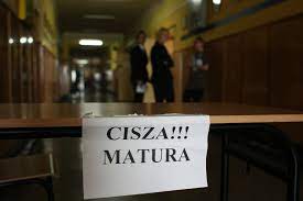 Centralna komisja egzaminacyjna opublikowała na swojej stronie internetowej informatory maturalne z poszczególnych przedmiotów o egzaminach, które będą przeprowadzane według nowych zasad. Jlod1kuwwayipm