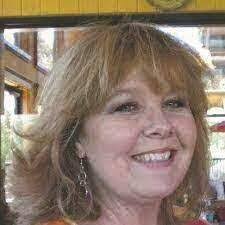 Lesley Kiser's Instagram, Twitter & Facebook